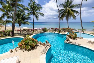 The swimming pool at Black Rock Dreams