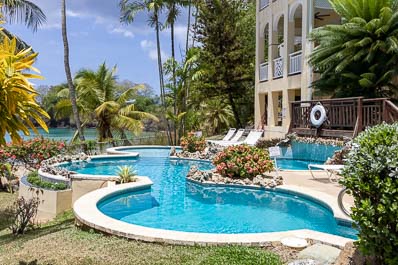 The pool and gardens at Black Rock Dreams