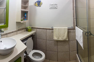 Queen Angel Suite: Family Bathroom