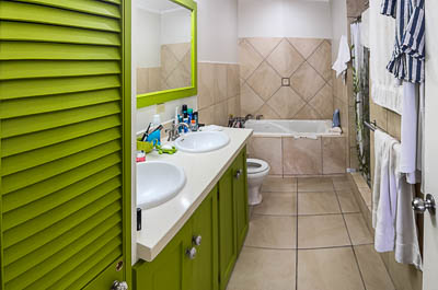 Queen Angel Suite: Master Bedroom Ensuite Bathroom