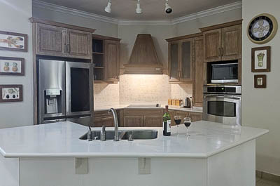 Queen Angel Suite: Kitchen area
