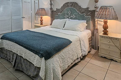 Queen Angel Suite: Master Bedroom