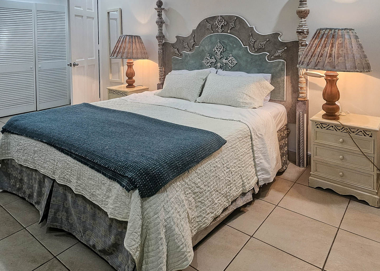 Queen Angel Suite at Black Rock Dreams self-catering holiday apartments